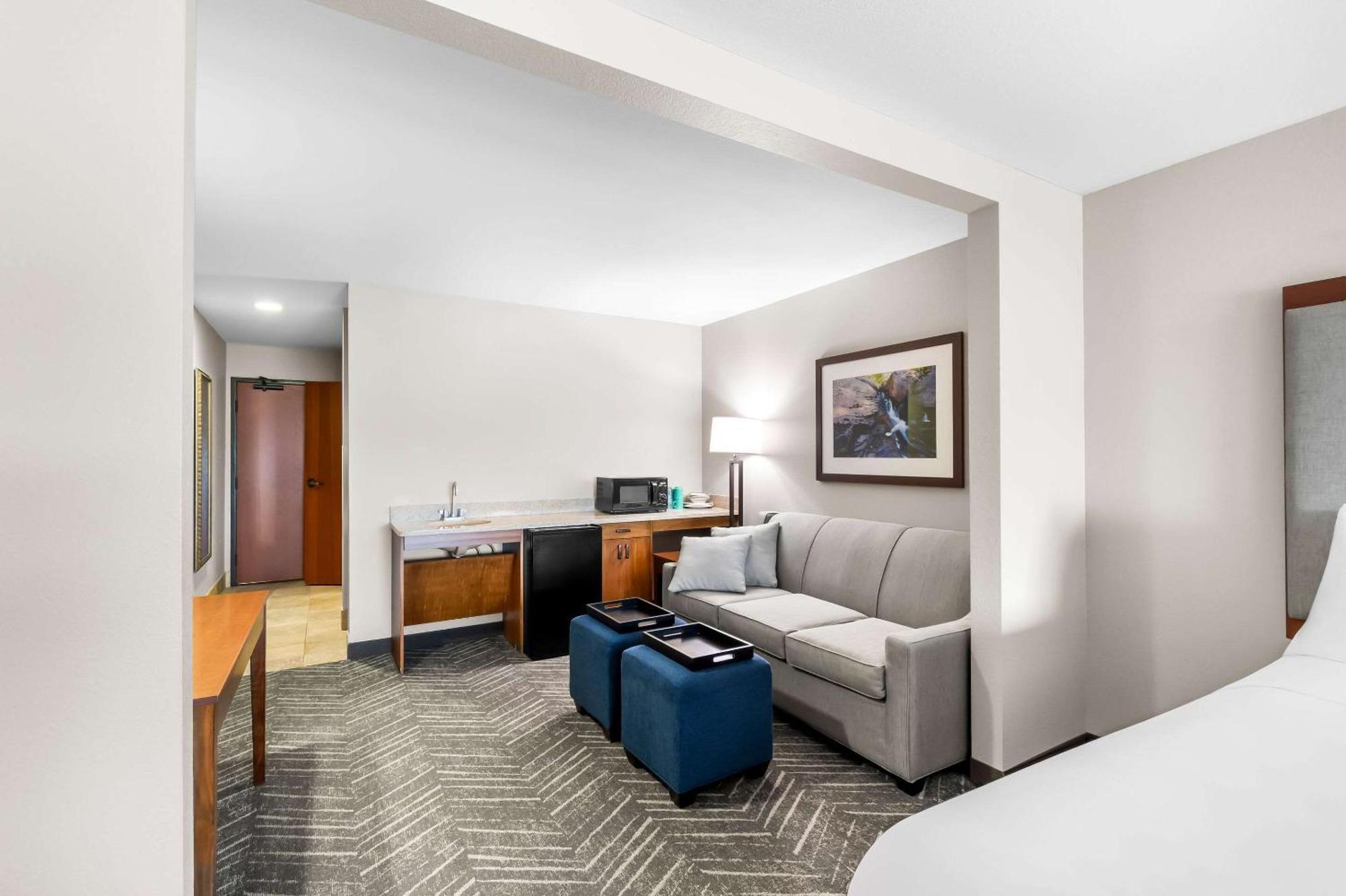 Comfort & And Virginia Hotel 2*
